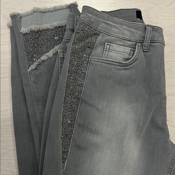 Joseph Ribkoff Gray Ankle Jeans with Embellishments - Picture 3 of 4